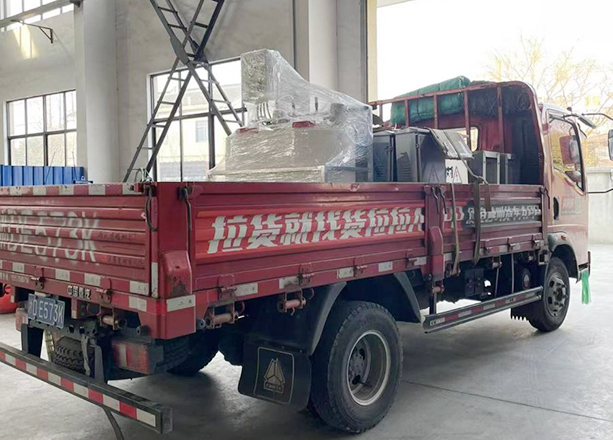 江蘇揚州專車直達全自動加藥裝置一套